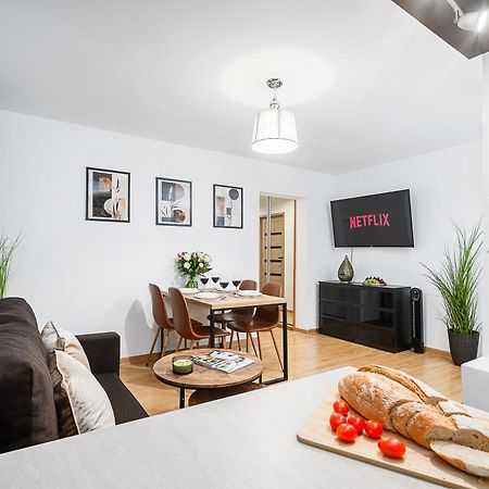 Lumina Apartment Opposite The Palace Of Culture And Science Warsaw Exterior photo